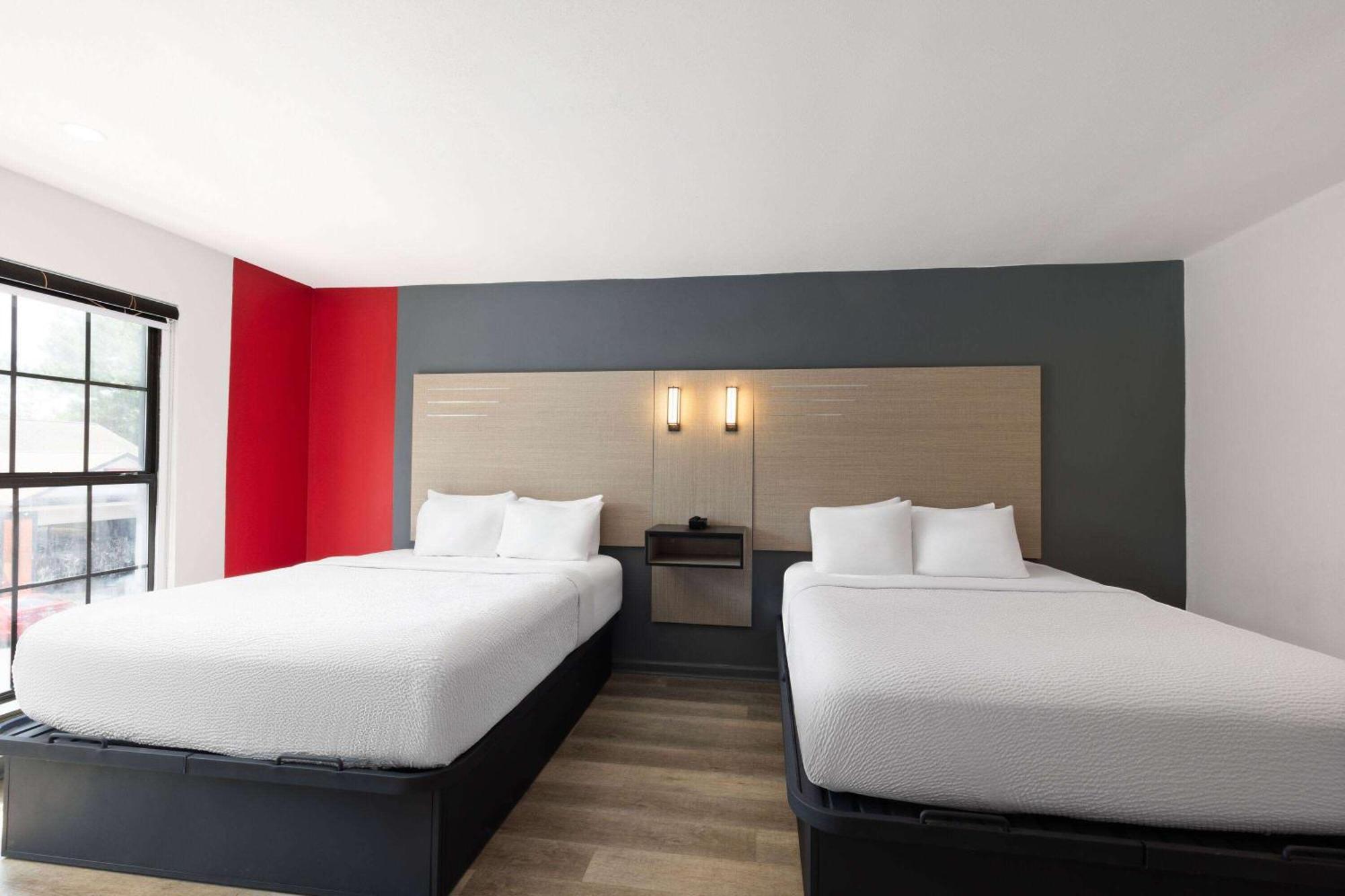 Ramada By Wyndham Studio Suites Дотан Екстериор снимка